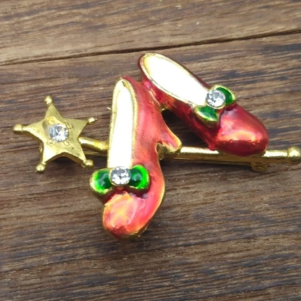 Fairy godmother magic wand slippers brooch B231‎